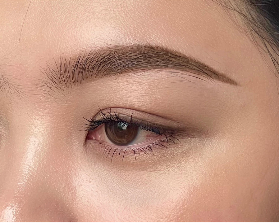 TIARA Cosmetics SlimMe Brow Pencil 1.5 mm. ดินสอเขียนคิ้วหัวสลิม เส้นคม เป็นธรรมชาติ (มี 4 เฉด)