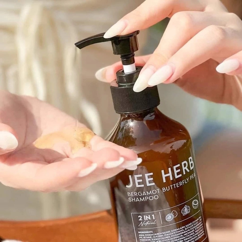JEE HERB แชมพูจีเฮิร์บ สูตรมะกรูดอัญชัน ลดผมร่วง ลดรังแค 300ml.