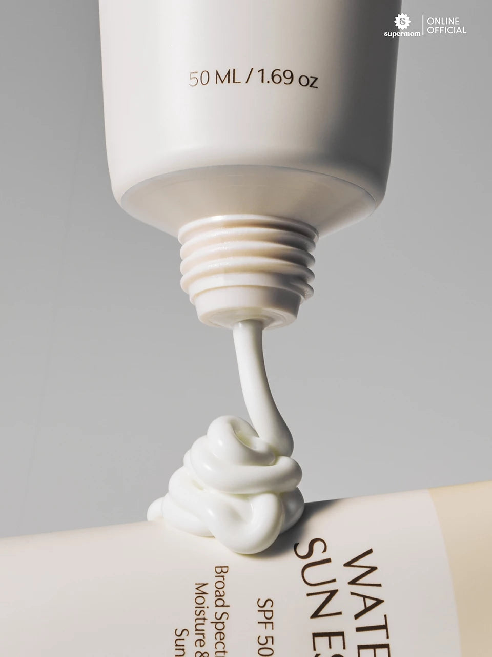 (Pre-order) SUPERMOM WATERFULL SUN ESSENCE SPF50+ PA++++ กันแดดเอสเซนส์เนื้อบางเบา 50ml