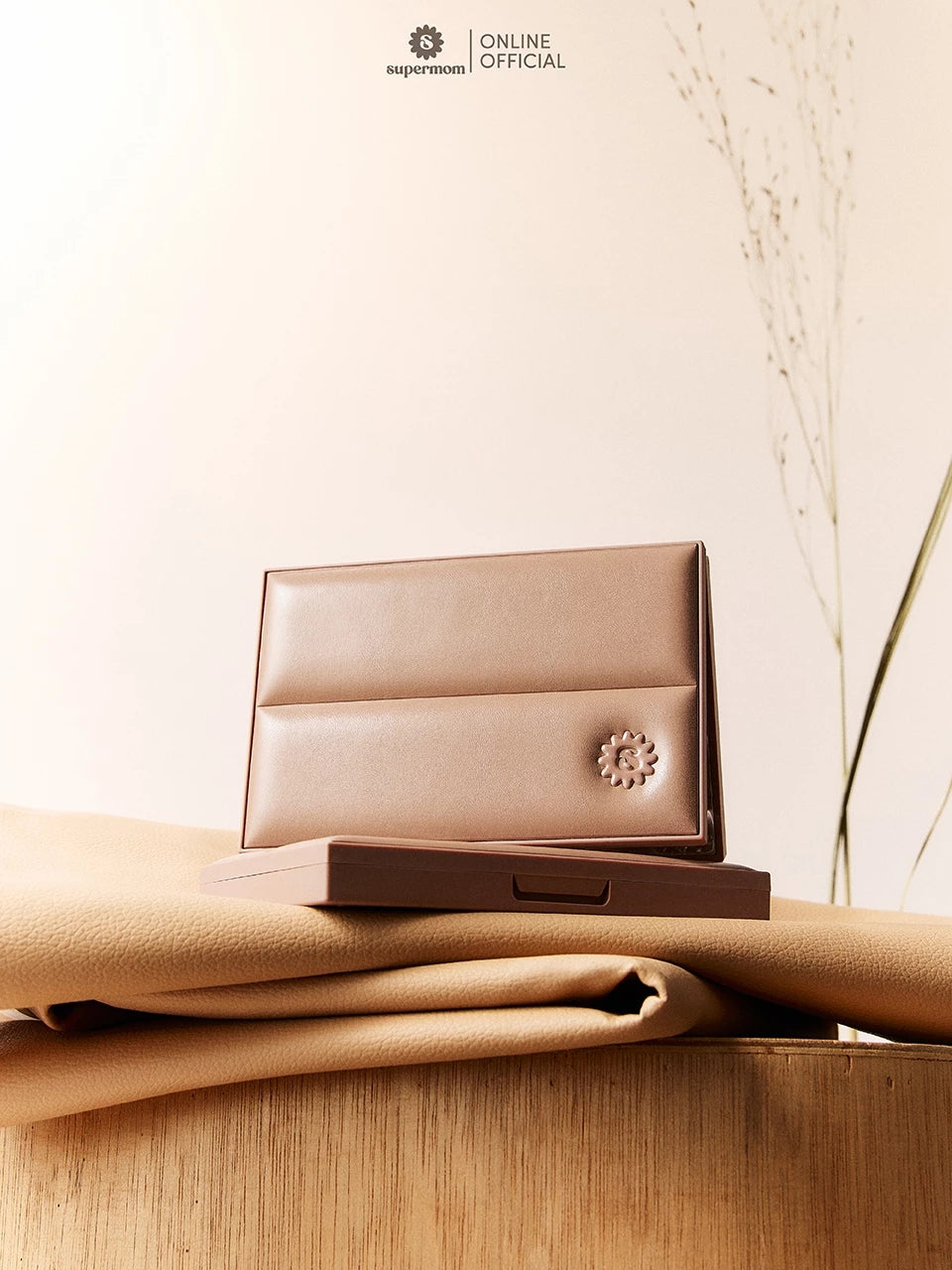 (Pre-order) SUPERMOM NAKED GLOW EYESHADOW PALETTE V.2 อายแชโดว์ 15 สี