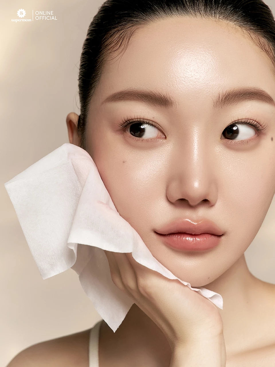 (Pre-order) SUPERMOM  EASY OFF MAKEUP REMOVER WIPES แผ่นทำความสะอาดเครื่องสำอางสำหรับผิวหน้า 30 ซอง