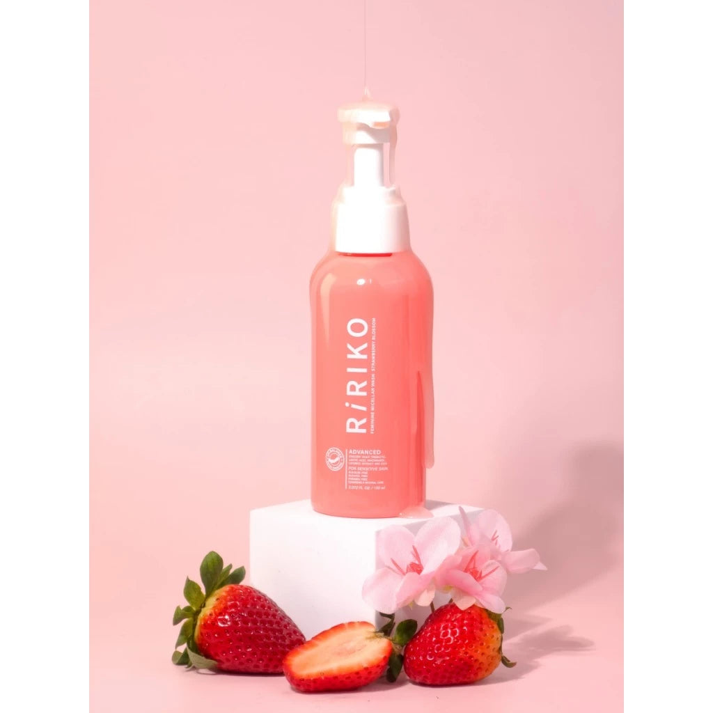 RIRIKO Strawberry Blossom Feminine Micellar Wash ผลิตภัณฑ์ทำความสะอาดจุดซ่อนเร้น 150ml.